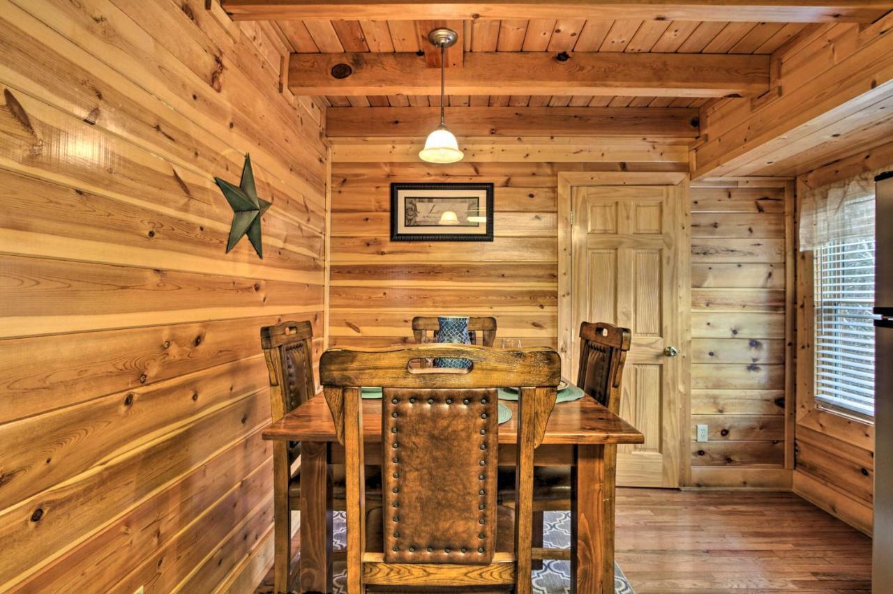 Romantic Cabin With Hot Tub In Pigeon Forge! Zewnętrze zdjęcie