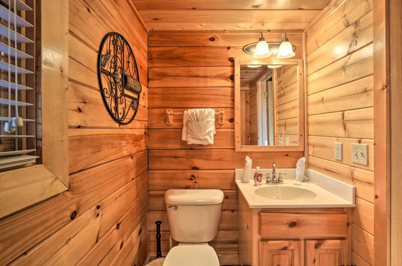 Romantic Cabin With Hot Tub In Pigeon Forge! Zewnętrze zdjęcie