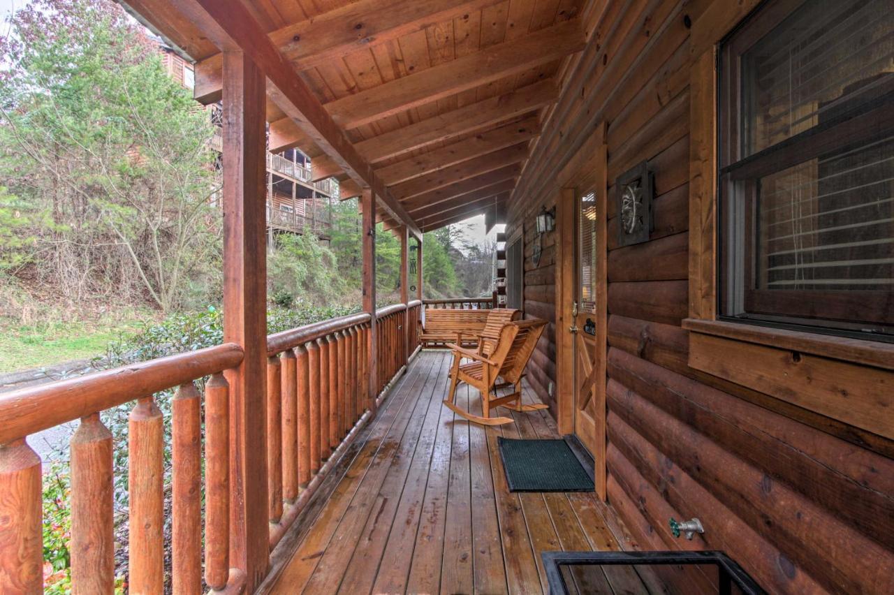 Romantic Cabin With Hot Tub In Pigeon Forge! Zewnętrze zdjęcie